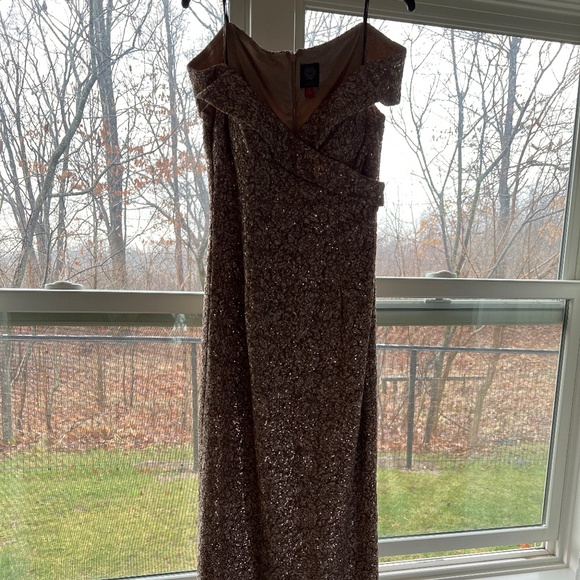 Formal Occasion Dress - Picture 1 of 4